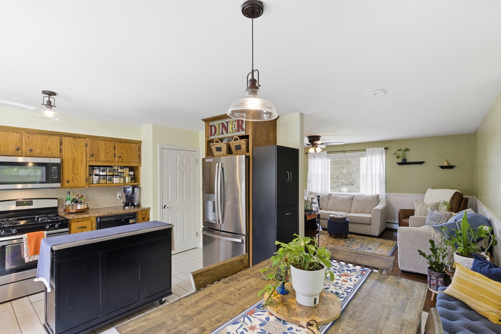 133 Friendship Street Fall River, MA 02724 - Photo 14 of 39