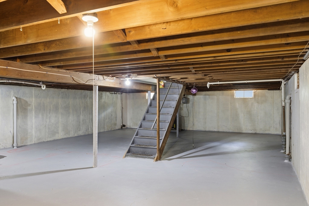 133 Friendship Street Fall River, MA 02724 - Photo 29 of 39