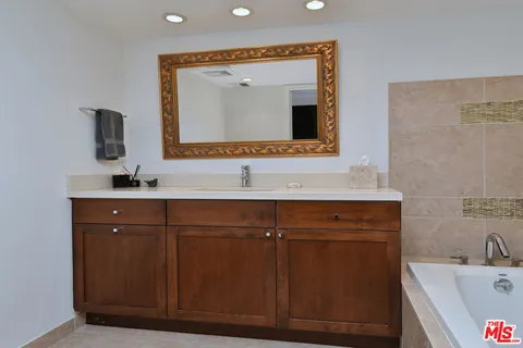 $1,790,000 | 851 North Kings Road, Unit 310, West Hollywood, CA 90069