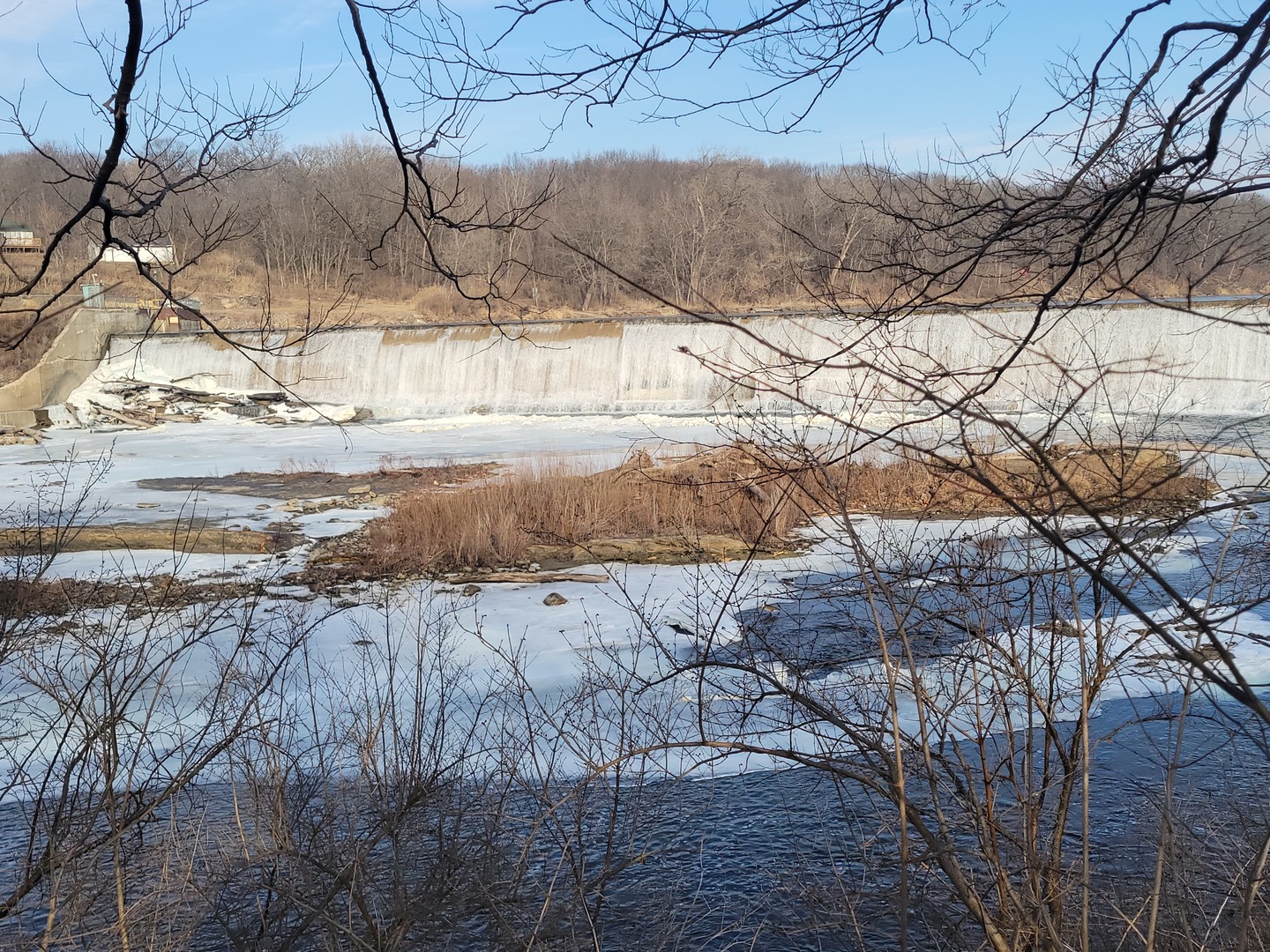 1977 North 3103rd Road, Unit 11 Ottawa, IL 61350 - Photo 17 of 24 a view of a yard with wooden fence