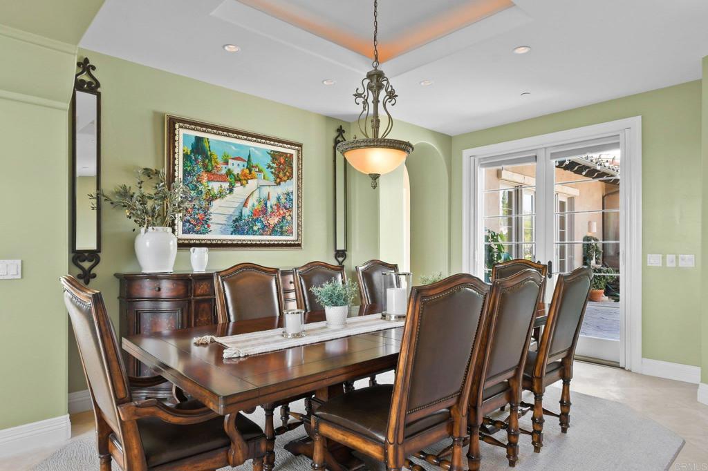 164 Dawn View Way El Cajon, CA 92021 - Photo 14 of 38 a dining room with furniture and window