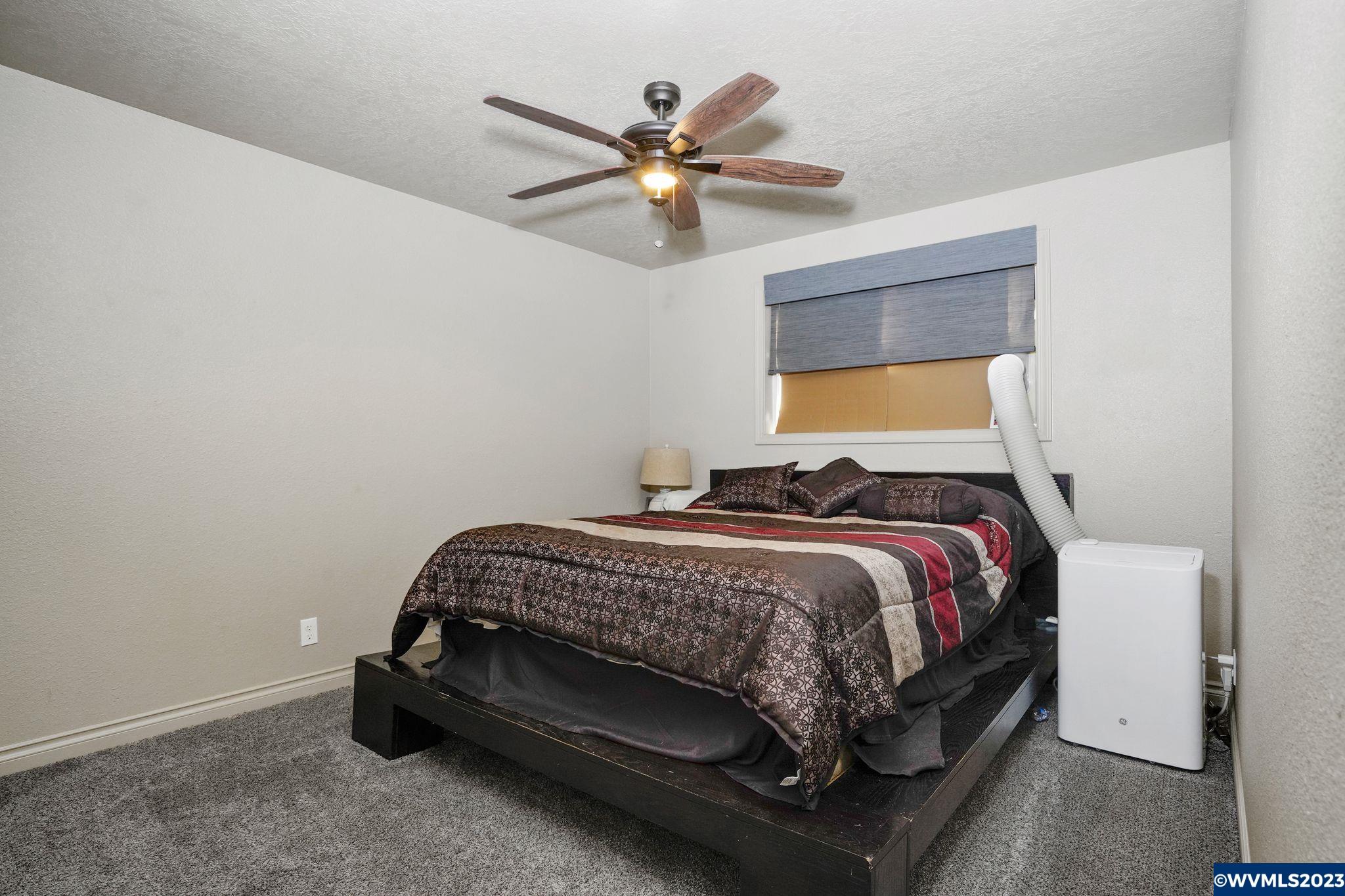 340 South 6th Street Lebanon, OR 97355 - Photo 14 of 26