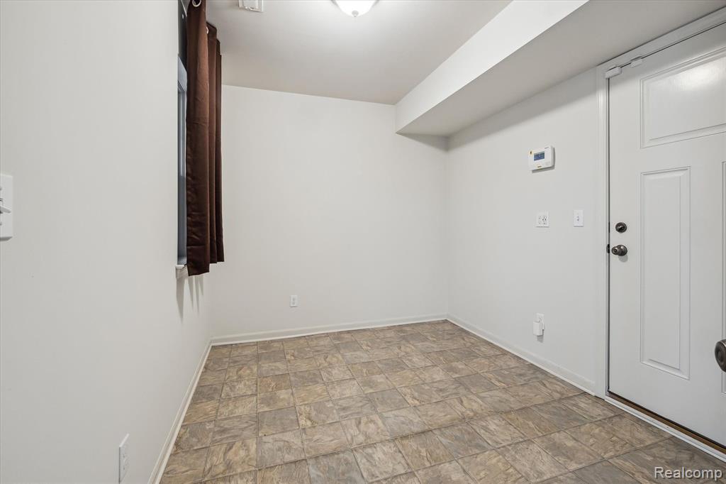 2683 Harvard Road, Unit 5 Berkley, MI 48072 - Photo 36 of 43