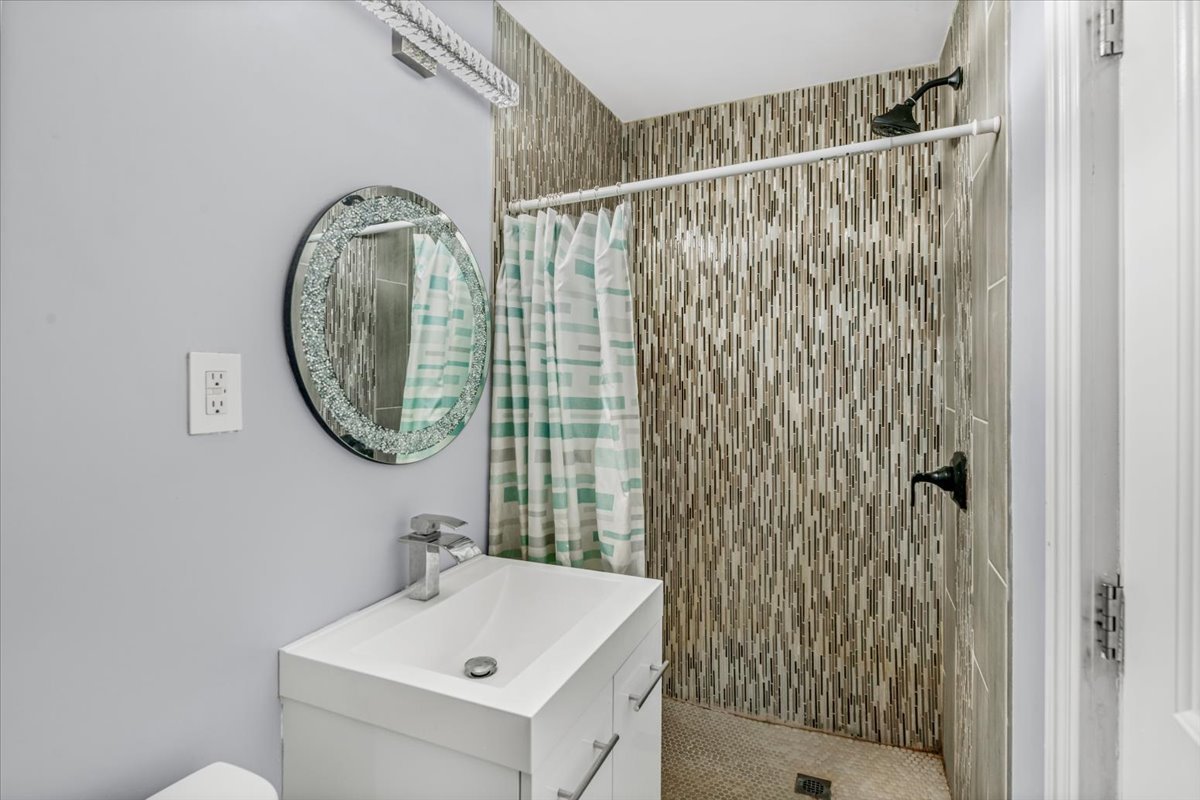 1024 West 103rd Street Chicago, IL 60643 - Photo 13 of 22