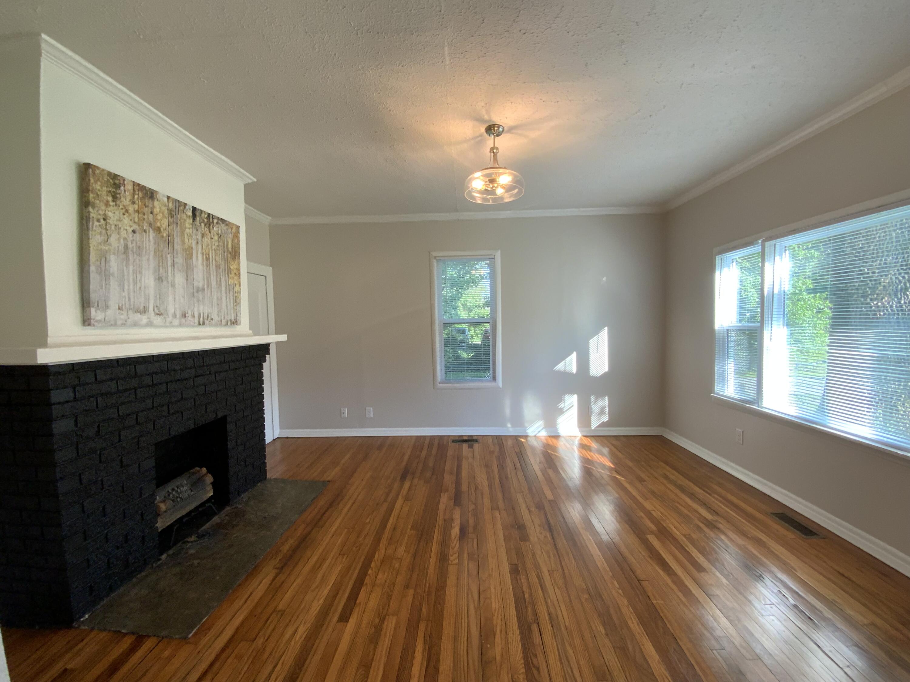 3606 Benton Road Paducah, KY 42003 - Photo 9 of 25 Living Room