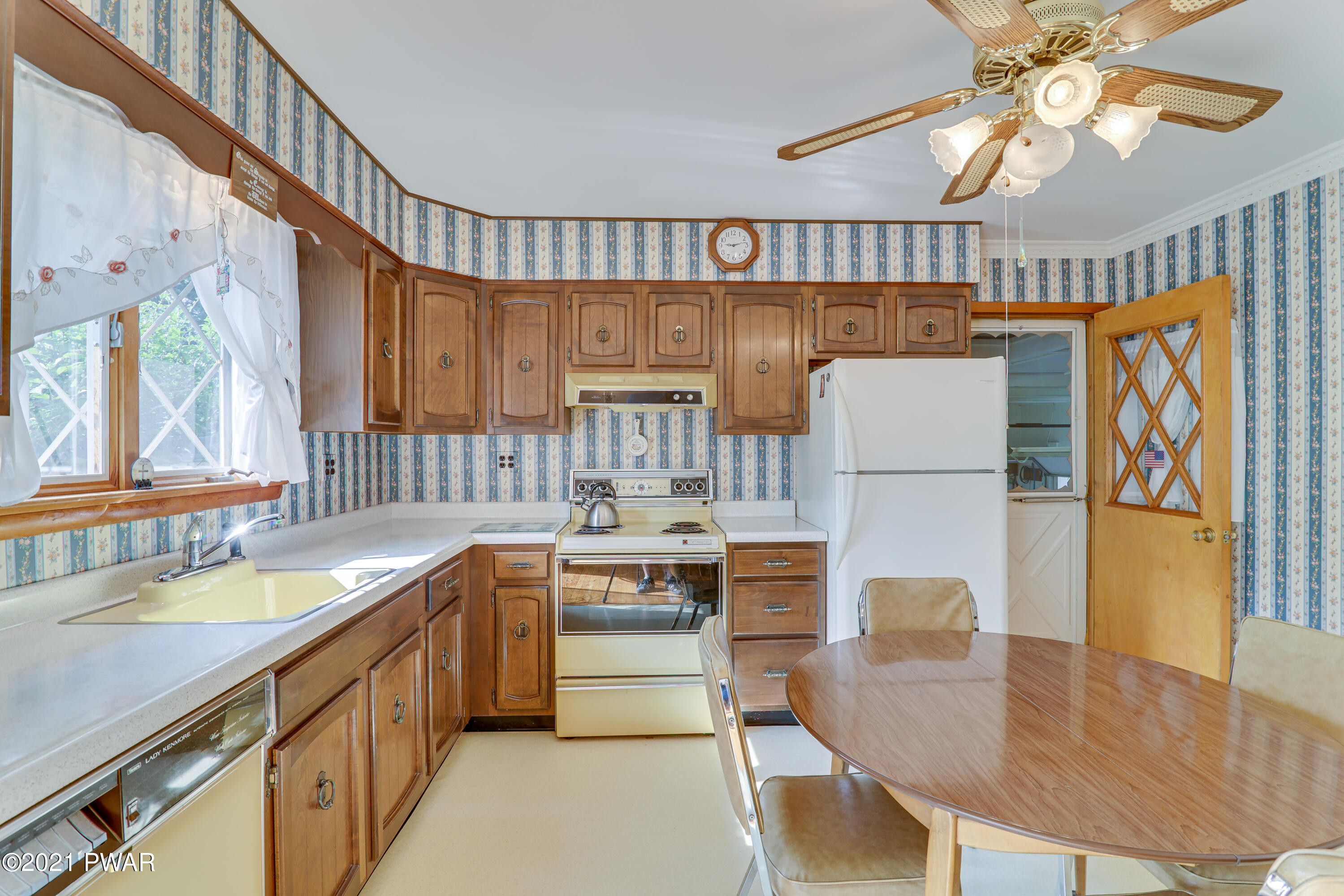 498 Ridge Avenue Hawley, PA 18428 - Photo 6 of 33 Large Kitchen