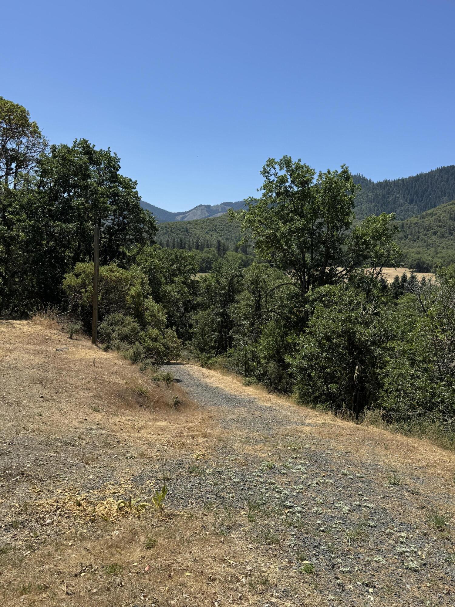 8184 Old Stage Road Central Point, OR 97502 - Photo 11 of 13 IMG_0872