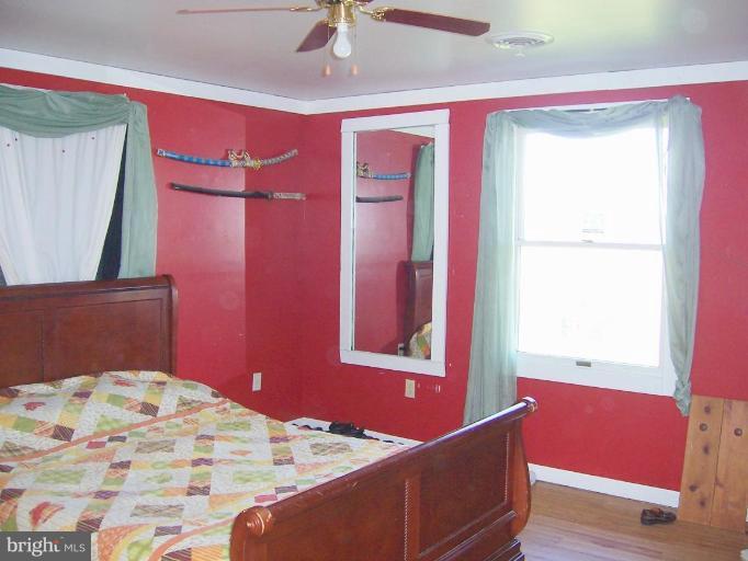 14530 Edgemont Road Smithsburg, MD 21783 - Photo 7 of 13 Master Bedroom