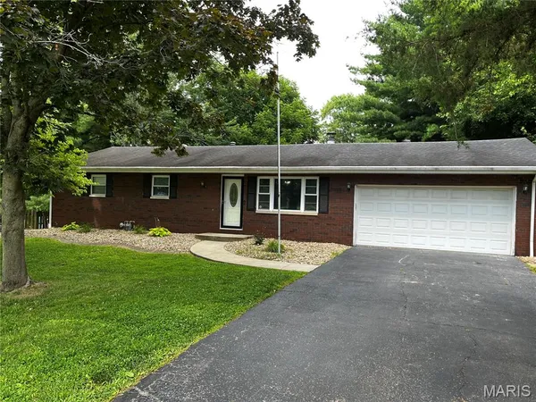 $319,900 | 8424 Steelecrest Lane, Troy, IL 62294