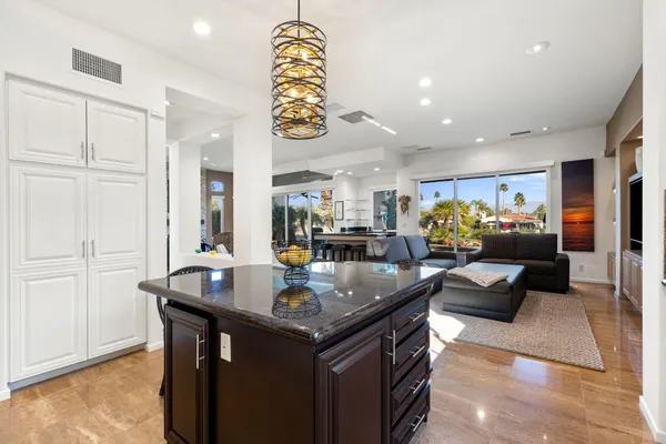 $4,000 | 410 Gold Canyon Drive, Palm Desert, CA 92211