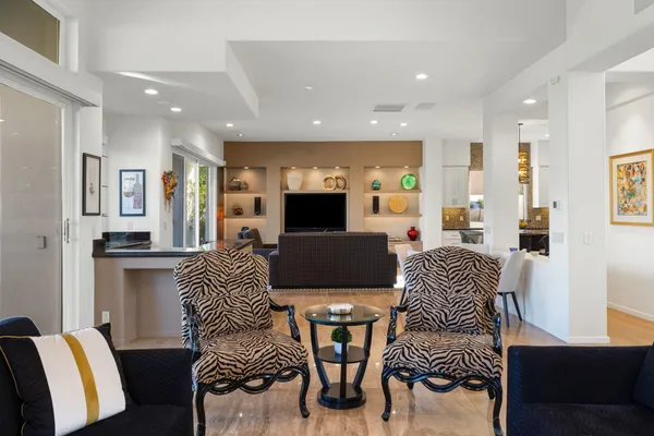 $4,000 | 410 Gold Canyon Drive, Palm Desert, CA 92211