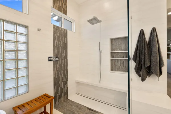 $4,000 | 410 Gold Canyon Drive, Palm Desert, CA 92211