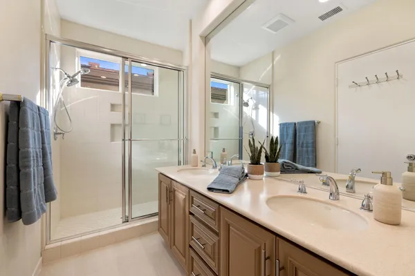 $4,000 | 410 Gold Canyon Drive, Palm Desert, CA 92211