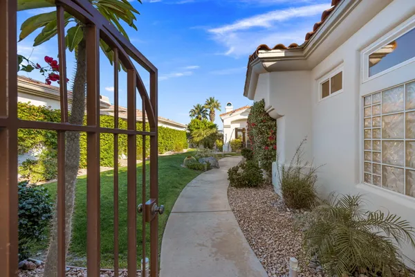 $4,000 | 410 Gold Canyon Drive, Palm Desert, CA 92211