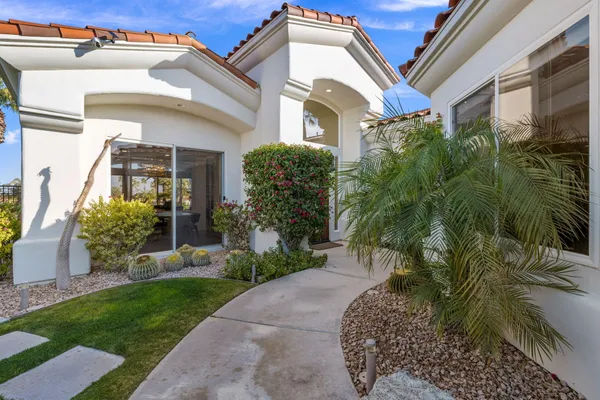 $4,000 | 410 Gold Canyon Drive, Palm Desert, CA 92211