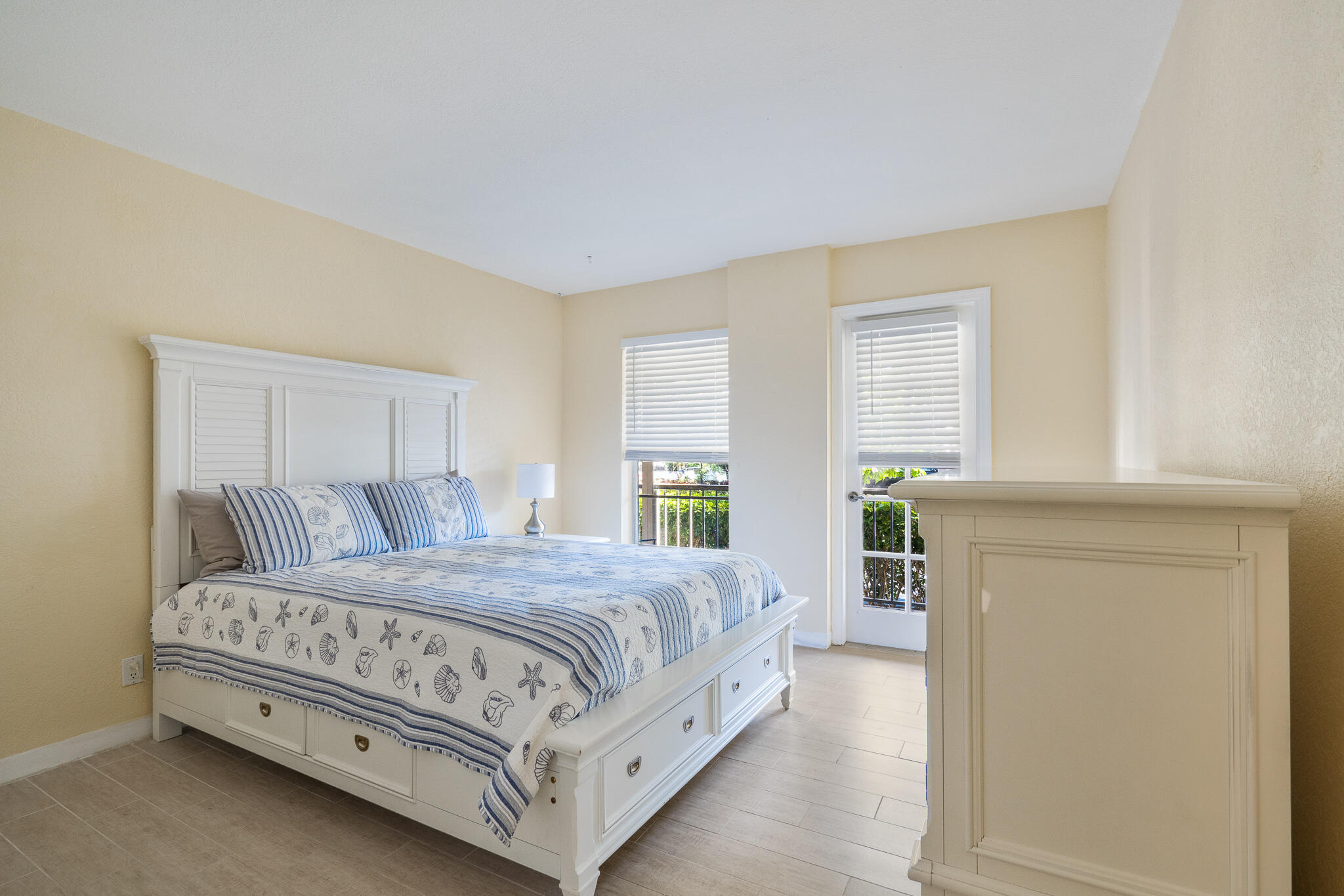 1111 South Ocean Boulevard, Unit 122 Boca Raton, FL 33432 - Photo 14 of 27 Guest Bed