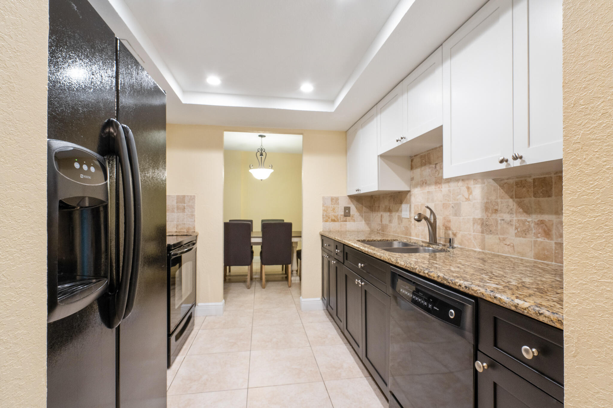 1111 South Ocean Boulevard, Unit 122 Boca Raton, FL 33432 - Photo 5 of 27 Kitchen