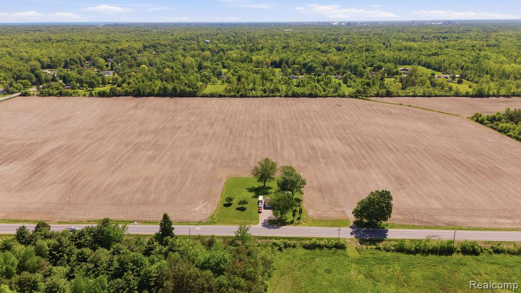 1863 Wadhams Road Smiths Creek, MI 48074 - Photo 3 of 11