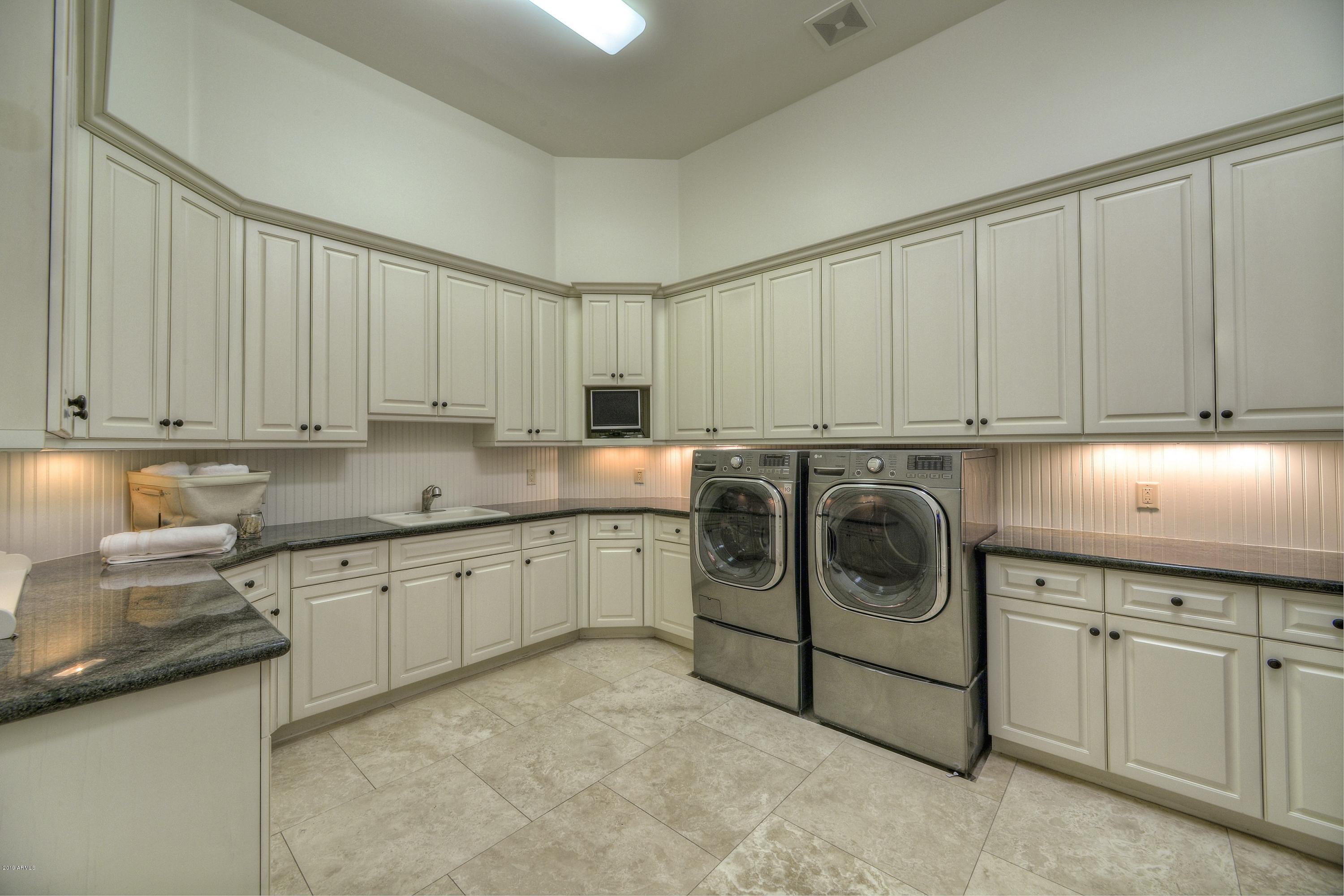 6434 East Jackrabbit Road Paradise Valley, AZ 85253 - Photo 33 of 43 Laundry