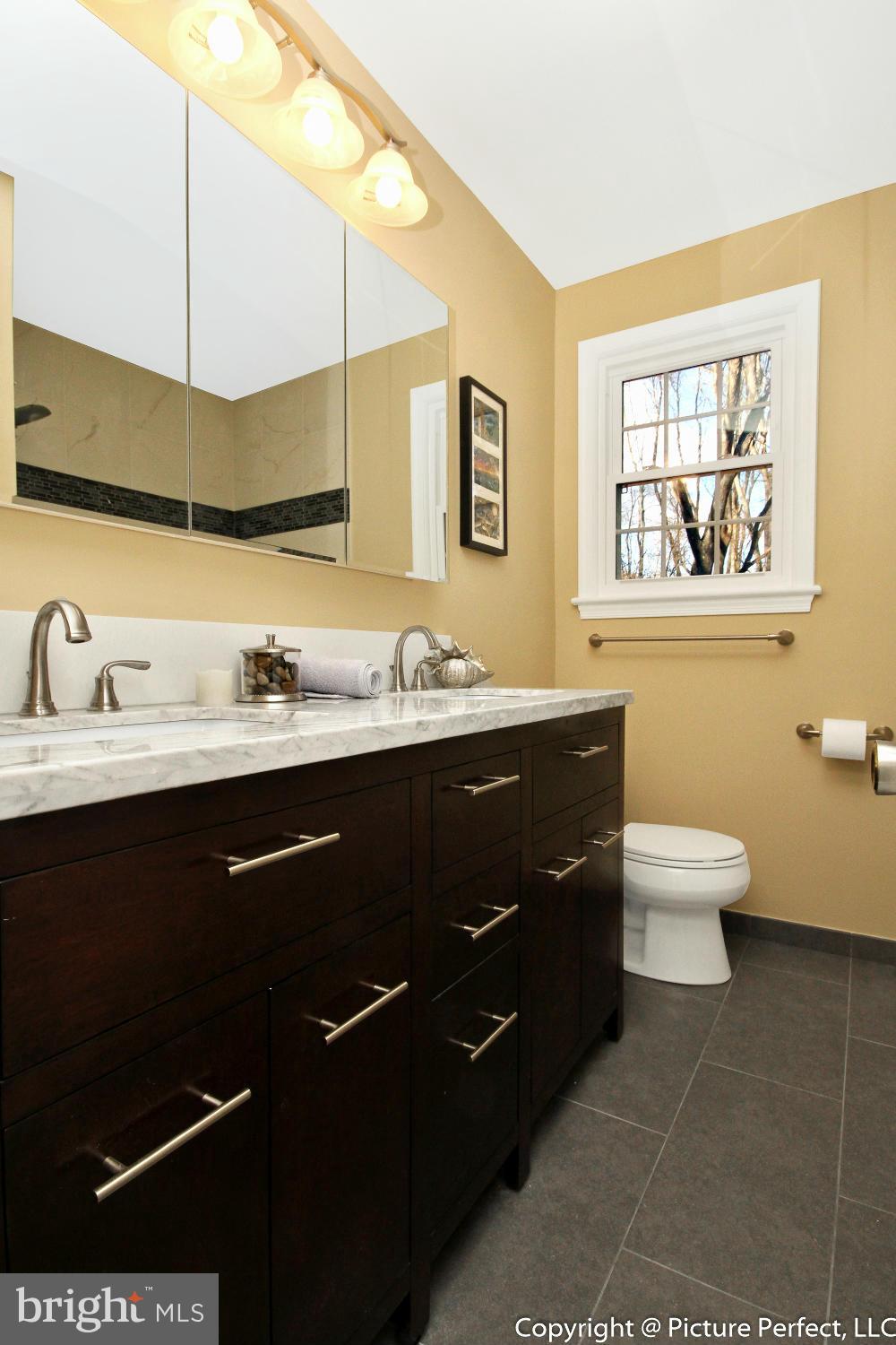 505 Finsbury Road Silver Spring, MD 20904 - Photo 18 of 24 Bath