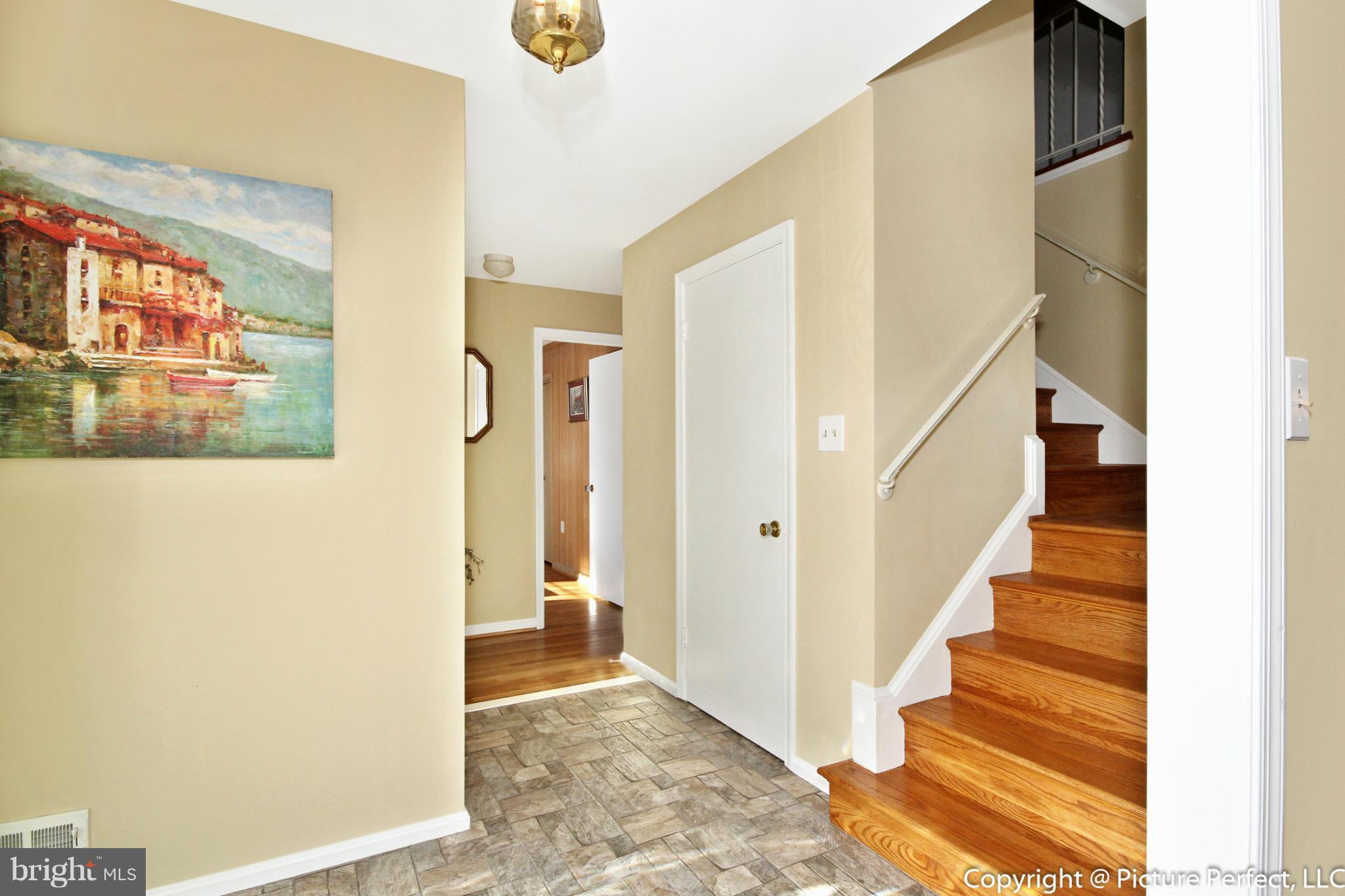 505 Finsbury Road Silver Spring, MD 20904 - Photo 6 of 24 Interior (General)