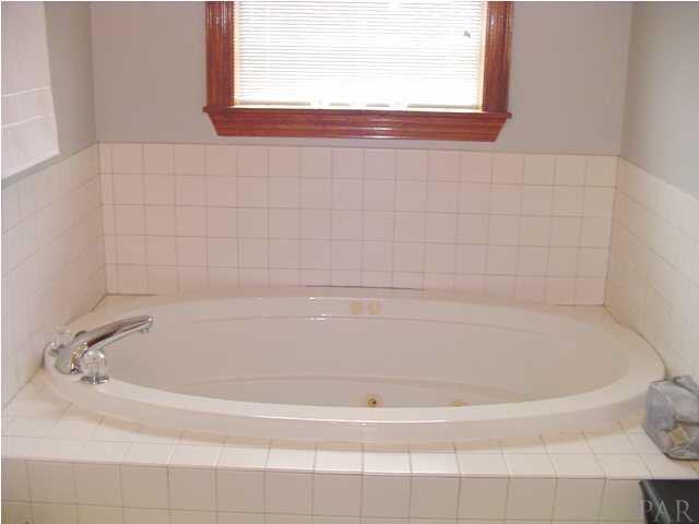 5330 Morgan Ridge Drive Milton, FL 32570 - Photo 12 of 25 Garden Tub with large Acrylic Window Above