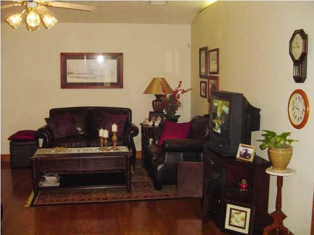5330 Morgan Ridge Drive Milton, FL 32570 - Photo 4 of 25 Living Room view 2