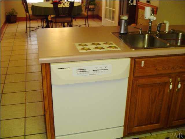 5330 Morgan Ridge Drive Milton, FL 32570 - Photo 7 of 25 Kitchen view 2