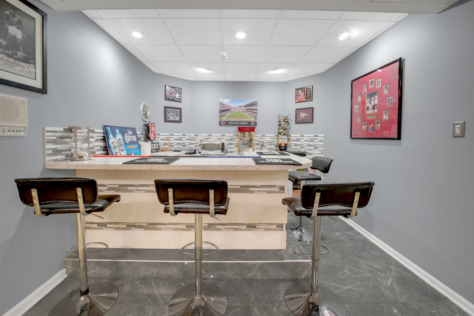 1816 Princeton Road Flossmoor, IL 60422 - Photo 17 of 26 a kitchen with a table and chairs in it