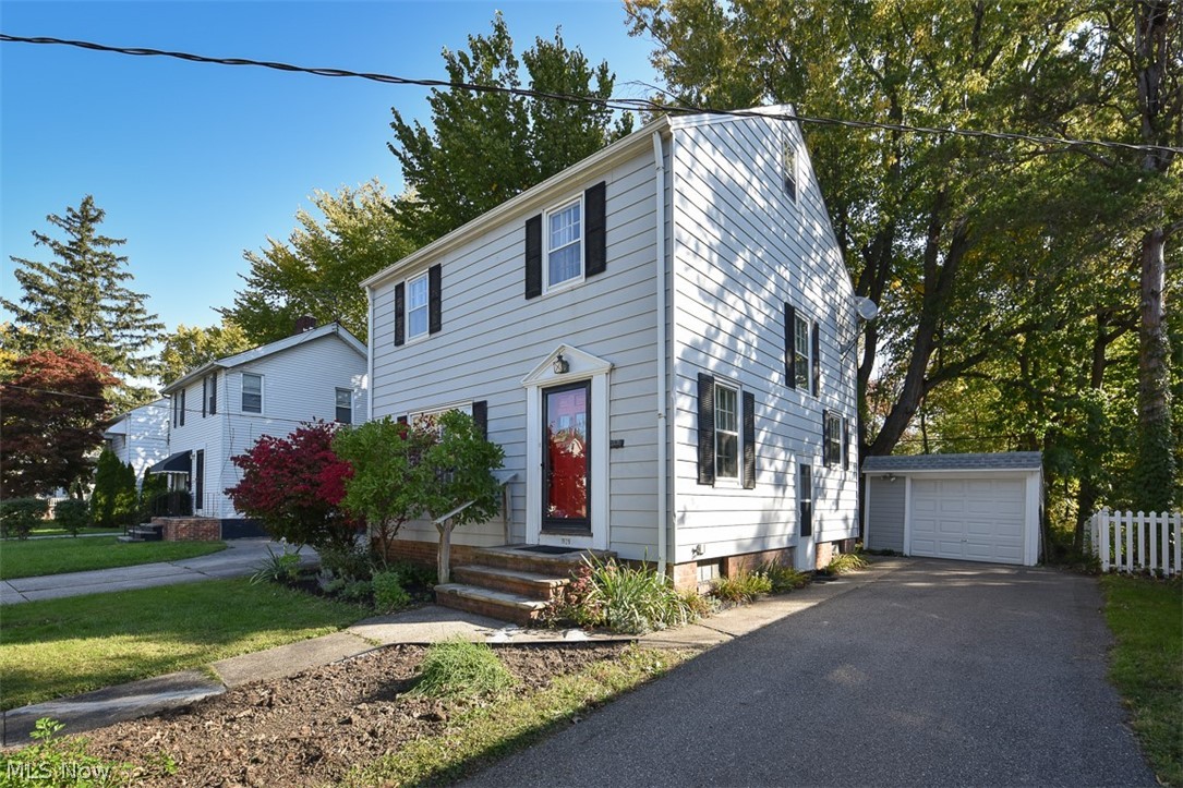 1525 South Noble Road Cleveland, OH 44121 - Photo 1 of 31