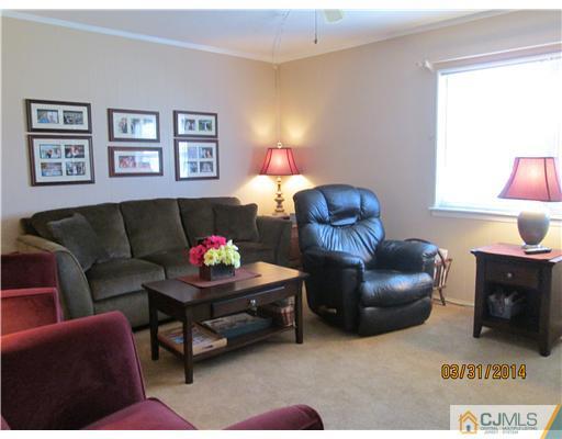 22 Stevens Road Kendall Park, NJ 08824 - Photo 11 of 17 Gallery Image 11