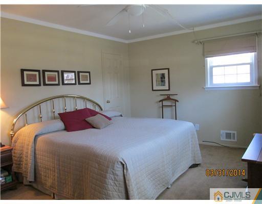 22 Stevens Road Kendall Park, NJ 08824 - Photo 13 of 17 Gallery Image 13