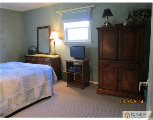 22 Stevens Road Kendall Park, NJ 08824 - Photo 16 of 17 Gallery Image 16