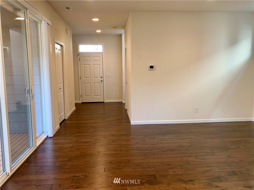 16213 Southeast 138th Place Renton, WA 98059 - Photo 4 of 23 Gallery Image 4
