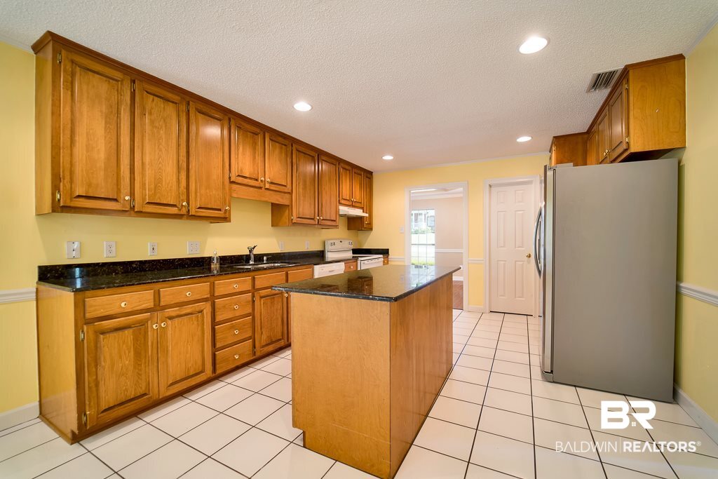 644 Southern Way Daphne, AL 36527 - Photo 10 of 27