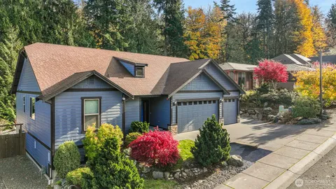 a house view with a outdoor space