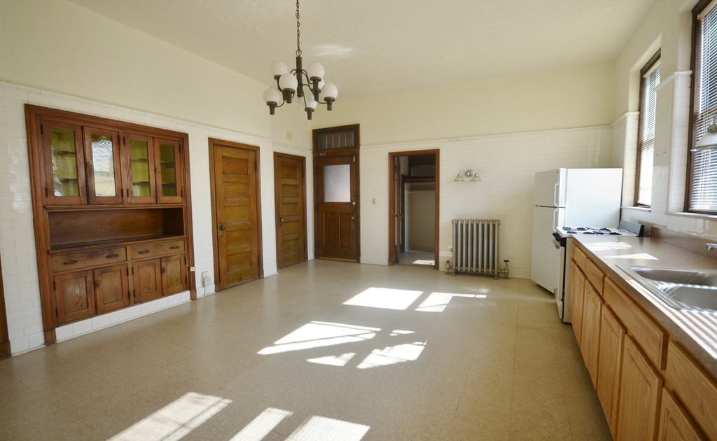 238 Maple Street Springfield, MA 01105 - Photo 13 of 30