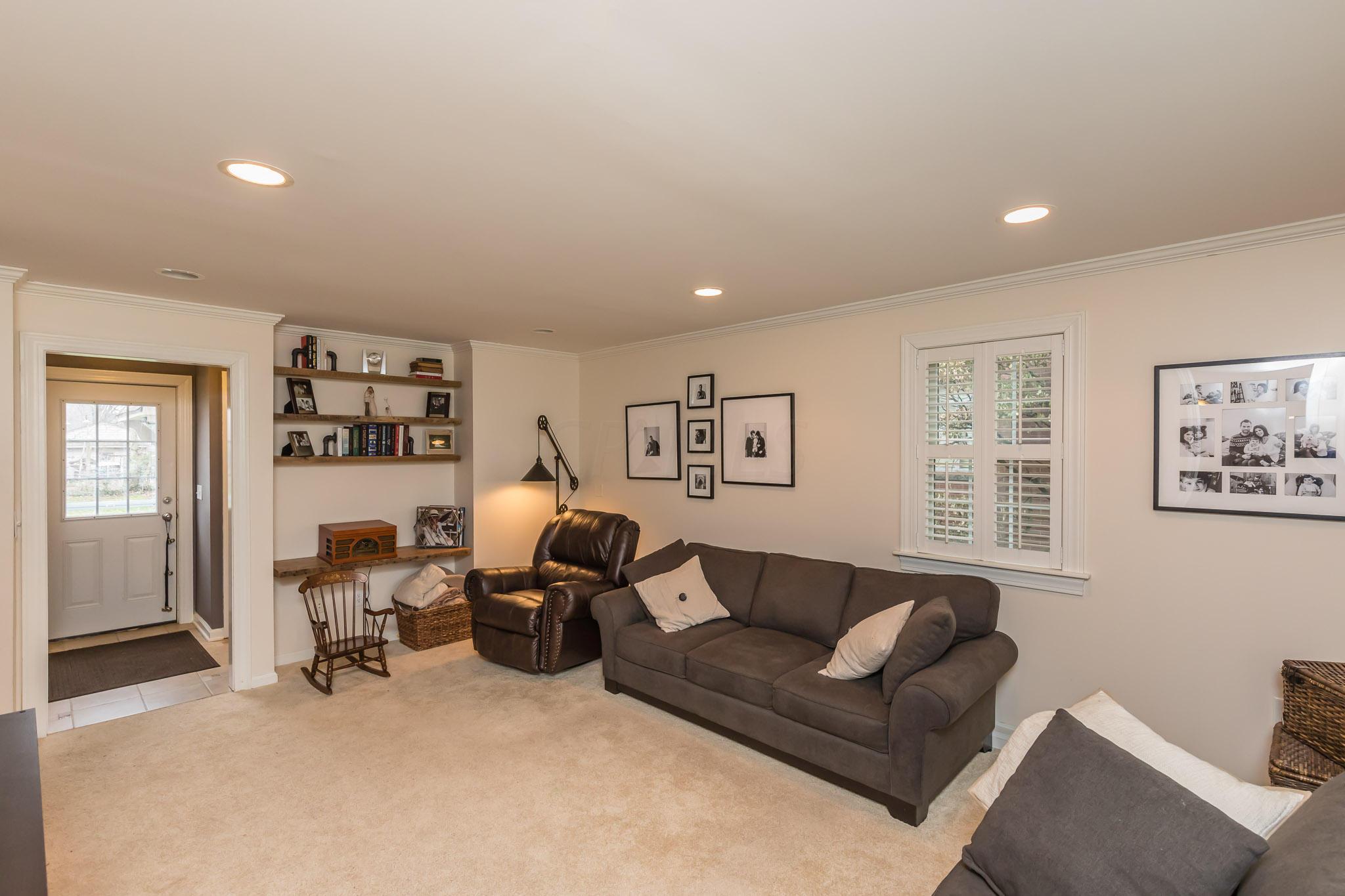 2593 Andover Road Columbus, OH 43221 - Photo 9 of 17