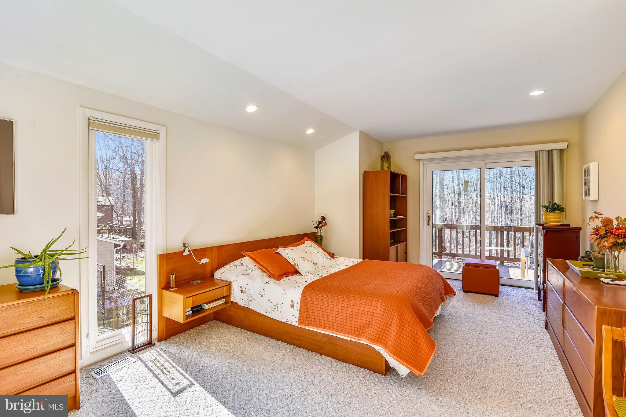 2420 Silver Fox Lane Reston, VA 20191 - Photo 30 of 79 MASTER SUITE - SGL to rear deck