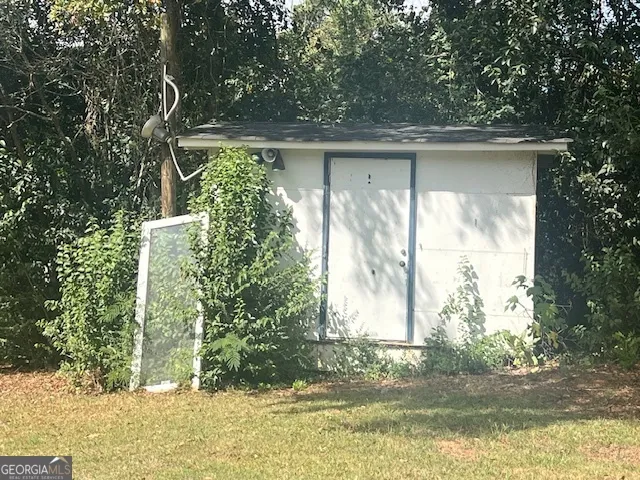 a view of a bird house