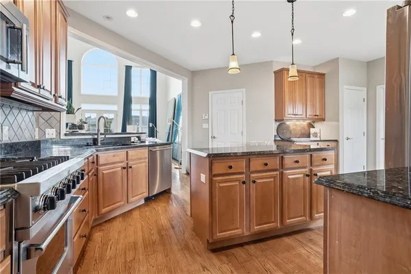 $649,900 | 503 Meadow Lane, Clinton, PA 15026