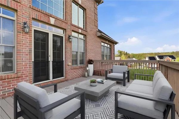 $649,900 | 503 Meadow Lane, Clinton, PA 15026