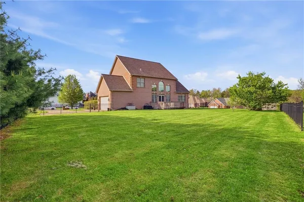 $649,900 | 503 Meadow Lane, Clinton, PA 15026