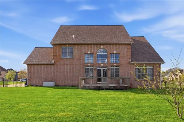 $649,900 | 503 Meadow Lane, Clinton, PA 15026