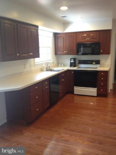 117 Peyton Road Sterling, VA 20165 - Photo 15 of 15 Kitchen