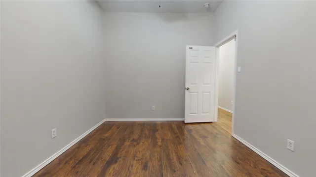 a view of a pathway of a house