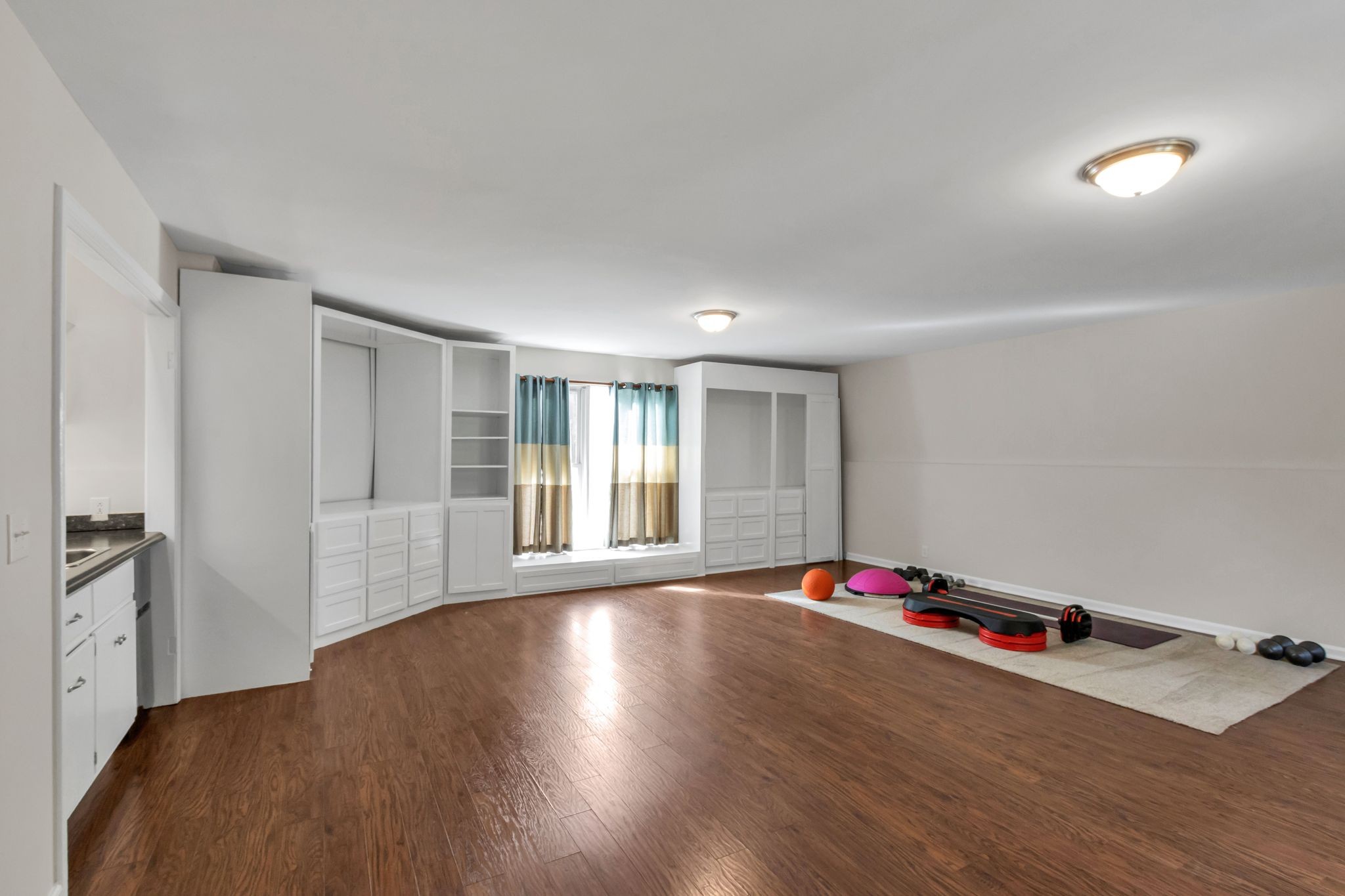 2248 Racquet Club Drive Murfreesboro, TN 37128 - Photo 29 of 41 a view of livingroom with hardwood