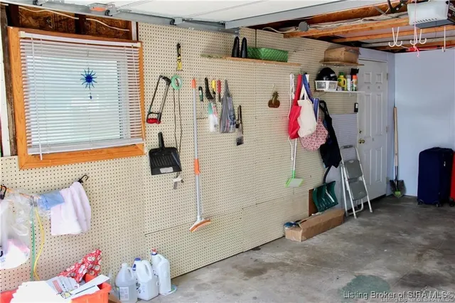 $1,200 | 302 Allhands Avenue, Sellersburg, IN 47172