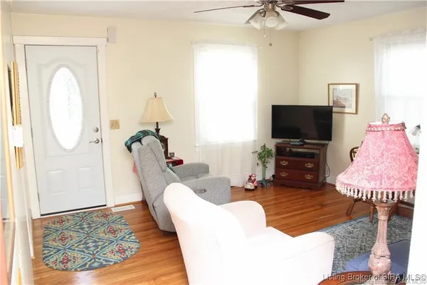 $1,200 | 302 Allhands Avenue, Sellersburg, IN 47172