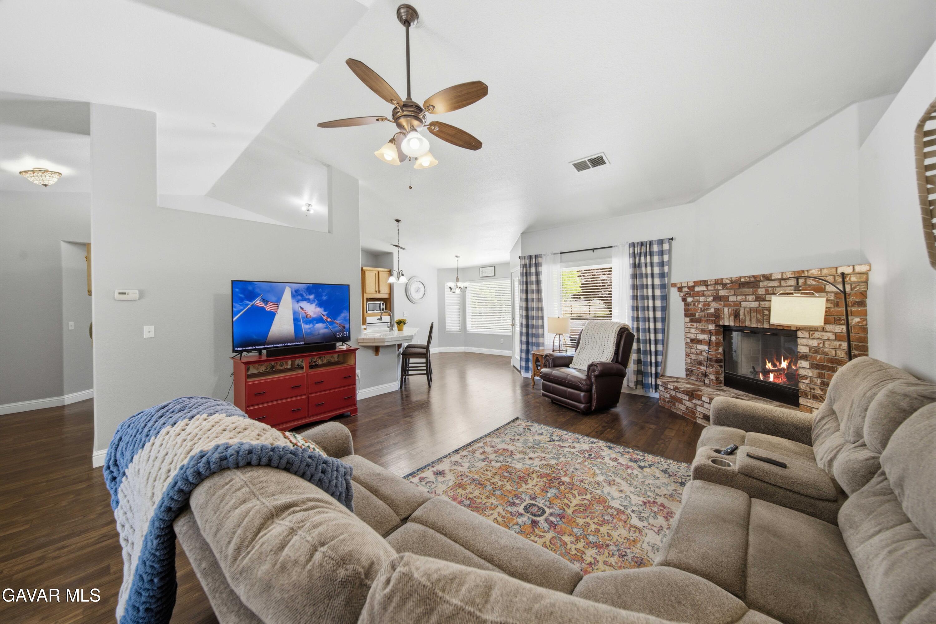 29960 Caddy Lane Tehachapi, CA 93561 - Photo 8 of 37 29960 Caddy Ln-9